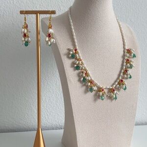 White & Gold Necklace